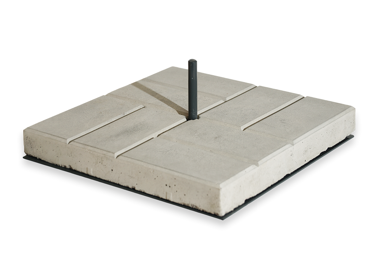 Мобильное основание Квадрат стальное: 40х40 см., дополненное бетонной плиткой 40х40 см. для большей  устойчивости.