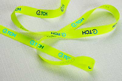 Силиконовые ленты: желто-неоновая с логотипами