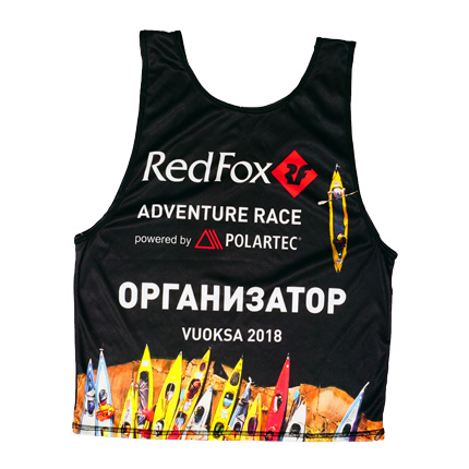 Яркая стартовая майка с символикой и логотипом соревнований и надписью: организатор