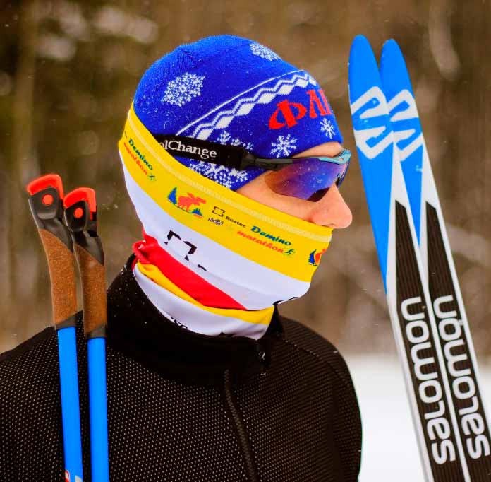 Бандана, закрывающая шею и нижнюю часть лица лыжника