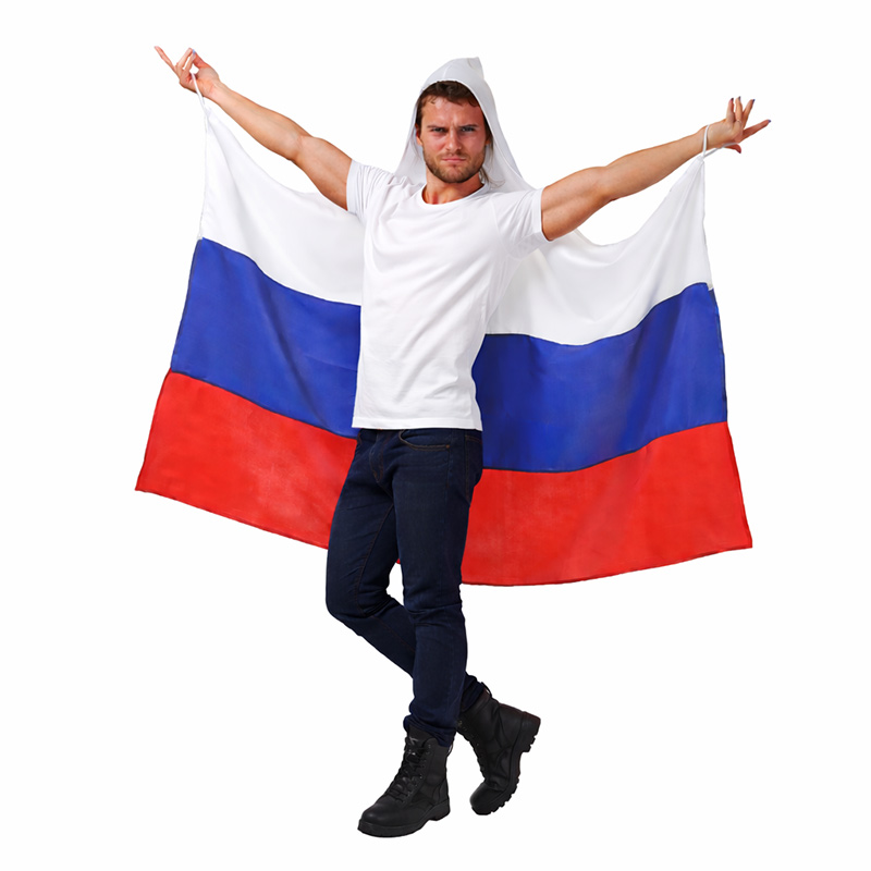 Болельщик в накидке-флаге РФ