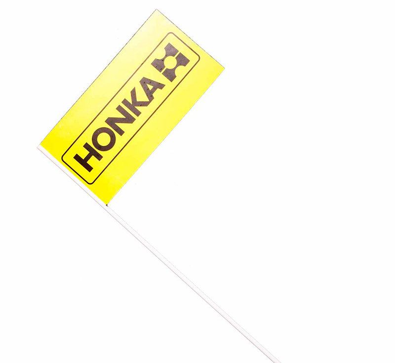 Желтый бумажный флажок на палочке не стандартного формата 10х20 см