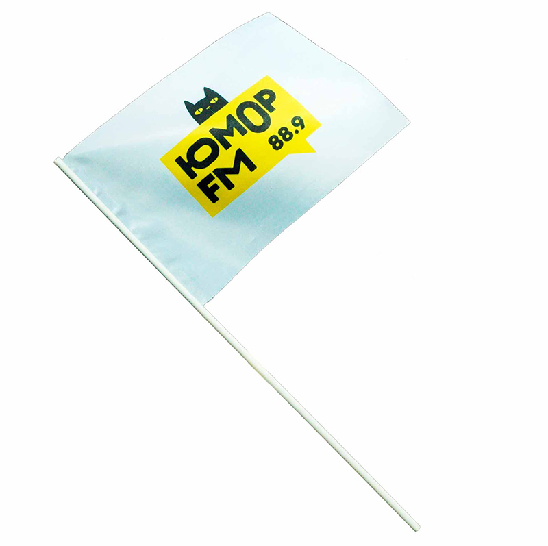 Белый тканевый флажок на палочке с логотипом Юмор ФМ