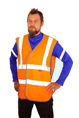 Рабочий в ярко-оранжевом, строительном жилете, с тремя светоотражающими полосами, вид спереди