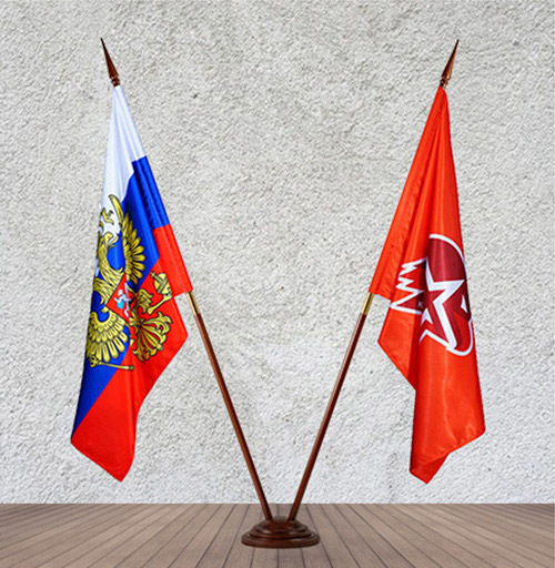 Флаги РФ и Юнармии на двойной кабинетной подставке из бука