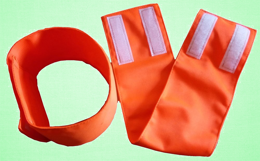 Вид нарукавной повязки на липучке