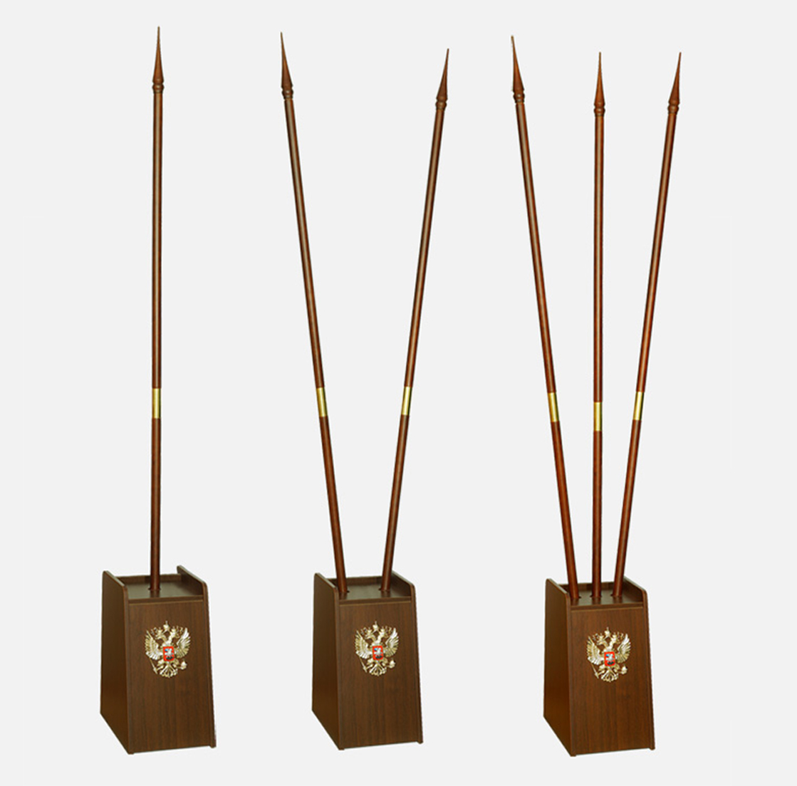 Фото напольных флагштоков Тумба с Гербом РФ в сборе.