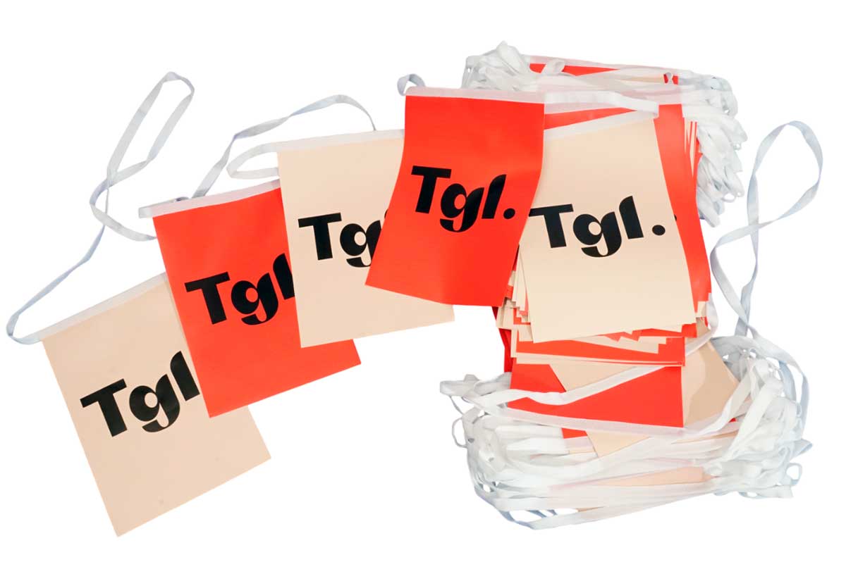 Гирлянда флажков из ткани блэкаут с двухсторонней печатью