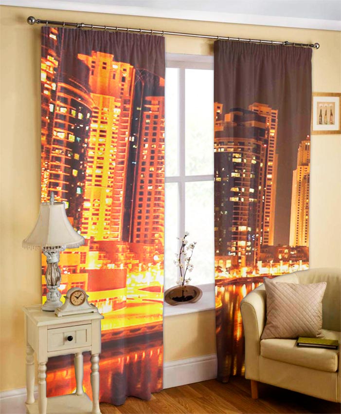 Штора на окнах с фото вечернего города.