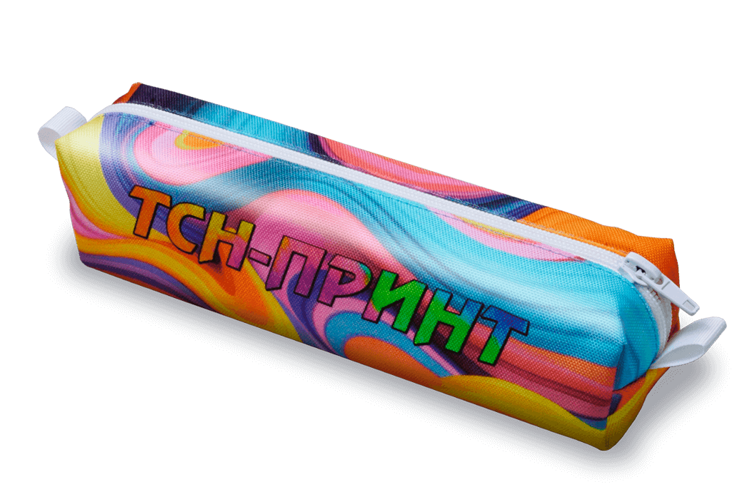 Пенал, прямоугольной формы, из ткани Оксфорд 600: на молнии, с печатью логотипа и символики на весь крой.