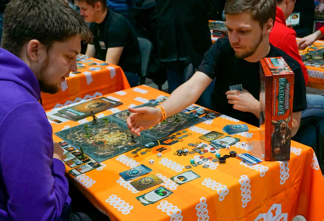 Скатерть со своим дизайном для игр на столе.