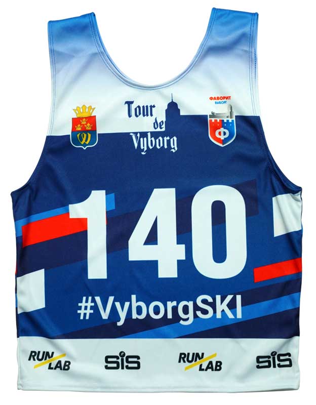 Сине-голубая стартовая майка с номером 140 и логотипами спонсоров
