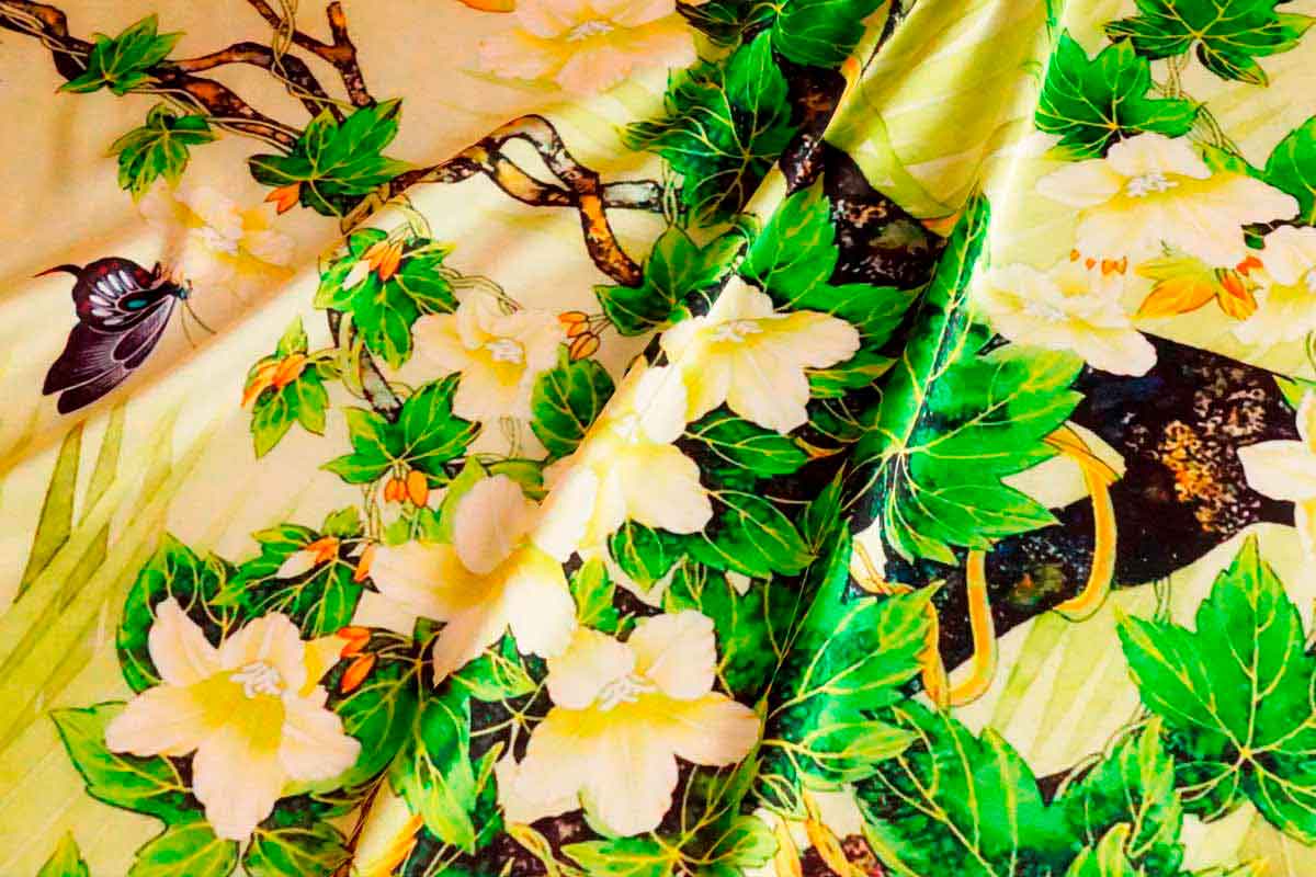 Макро-фото шелке Армани.