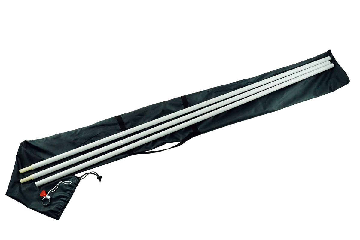 Секции флагштока Стандарт лежат в разобранном виде на черном чехле